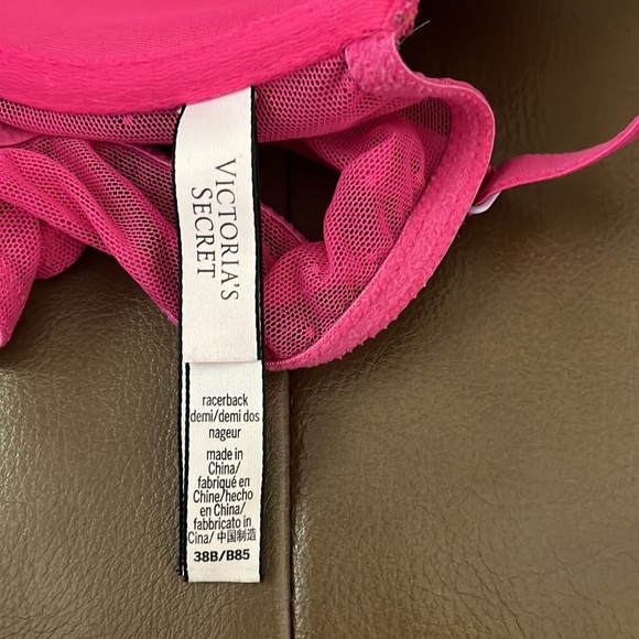 Victoria’s SECRET Barbie pink lace cup Demi lightly lined racer back  bra - Picture 5 of 6